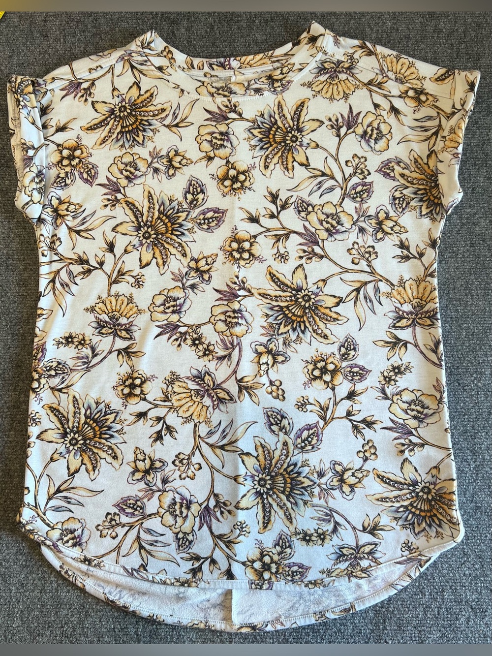 CUPIO Short Sleeve Women's Top Size Medium - Floral Pattern - Picture 1 of 10